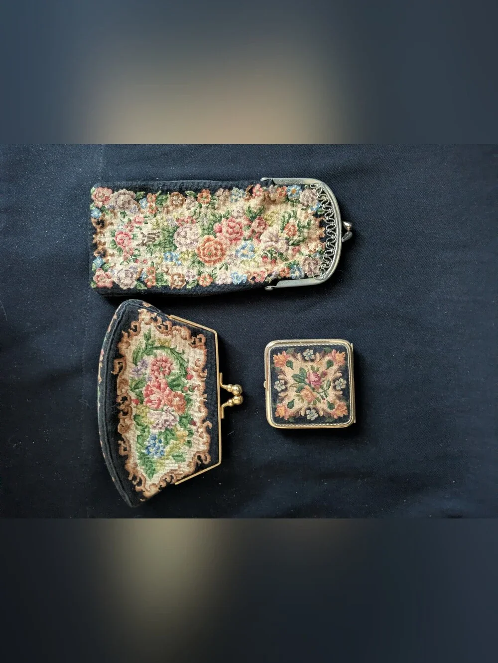 Vintage 50s Floral Needlepoint Handbag w/Compact,Eyeglass Case & Coin Purse